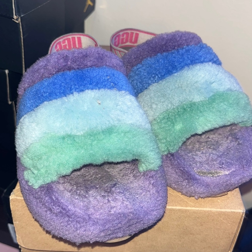 Girls Ugg slides size 13c